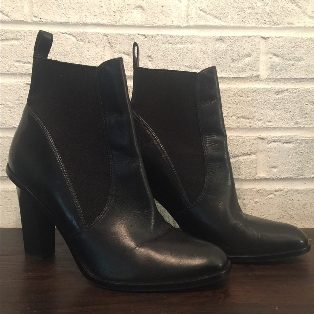 Via Spiga black leather 4" heel booties